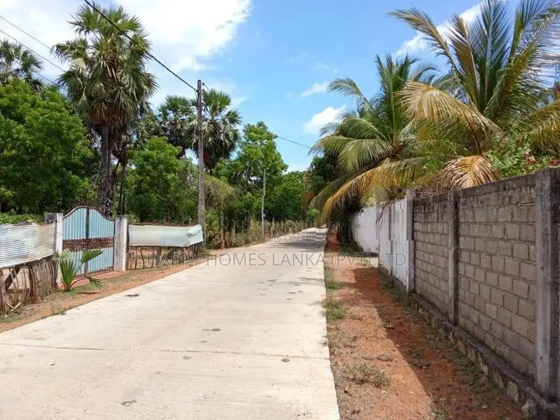 HHL 1102 - Land for sale in Kalkudah