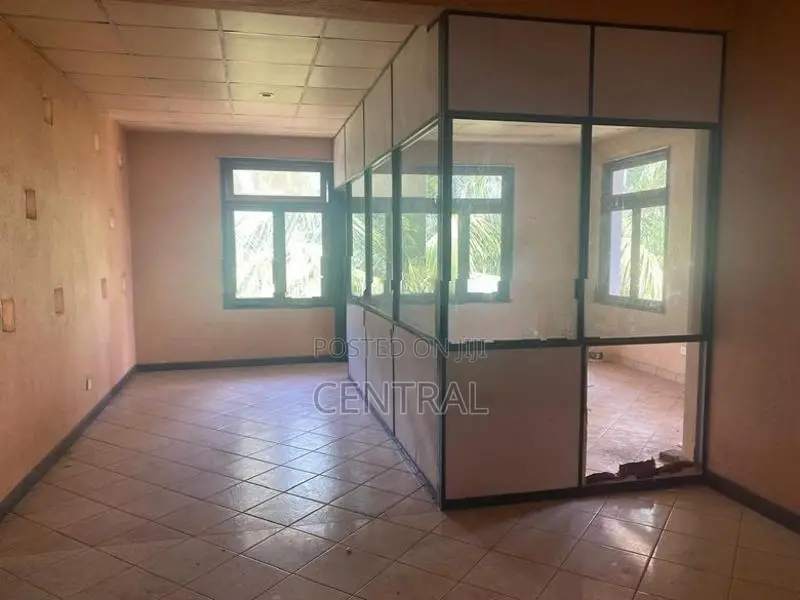 Prime Commercial Property for Sale – Wennappuwa Main Road (C7-10100)