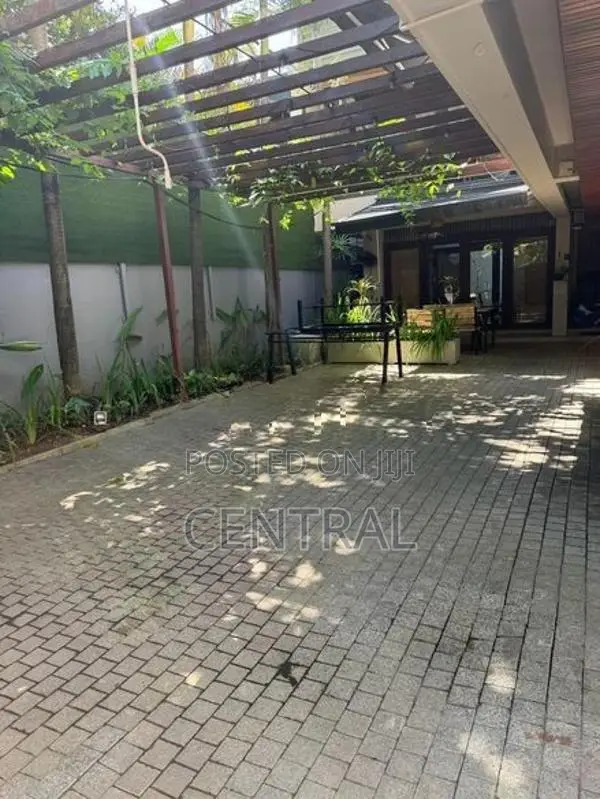 House for Sale in Colombo 05 (C7-10109)