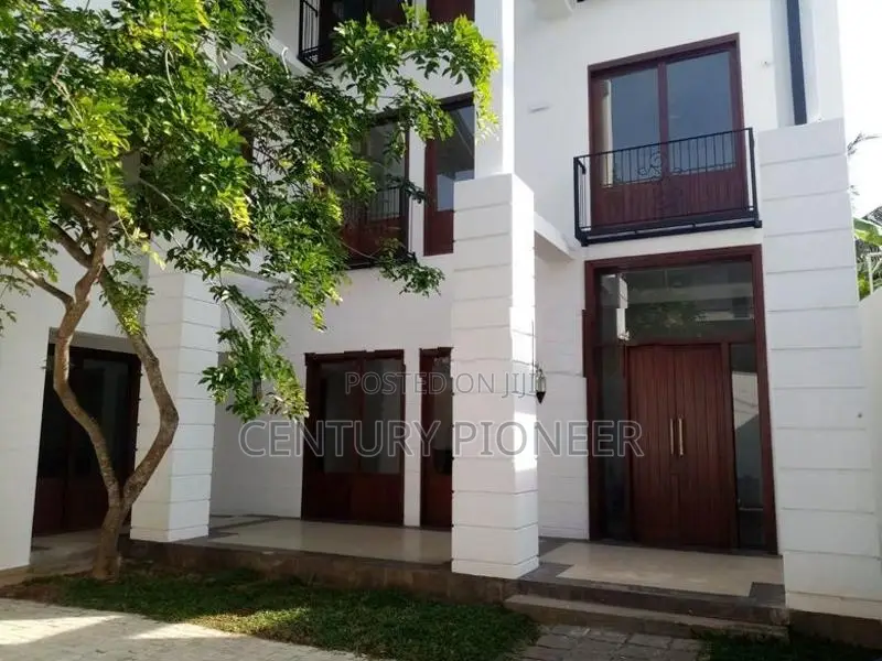 6 Bedroom Luxury Waterfront Villa Rent Nawala