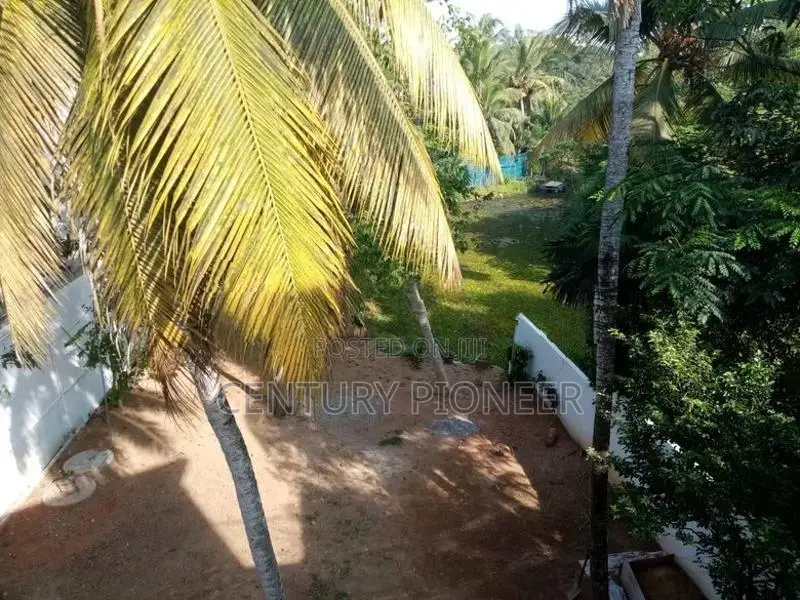 6 Bedroom Luxury Waterfront Villa Rent Nawala