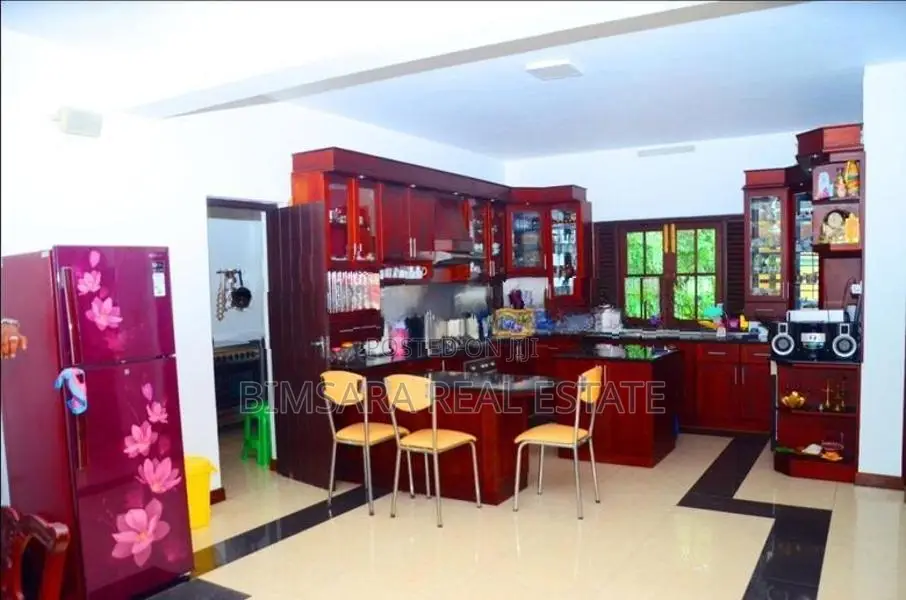 5BR Modern House for Sale in Asgiriya, Gampaha | SH10755