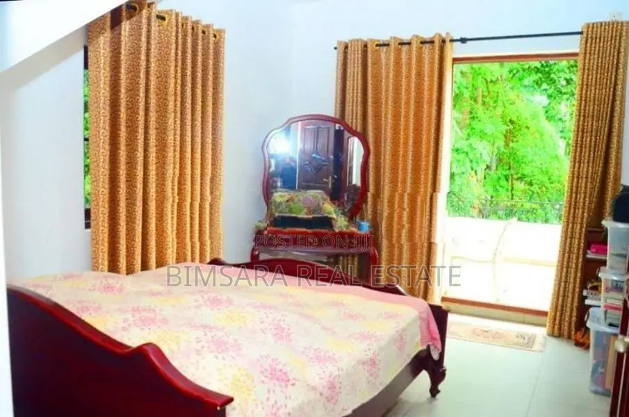 5BR Modern House for Sale in Asgiriya, Gampaha | SH10755