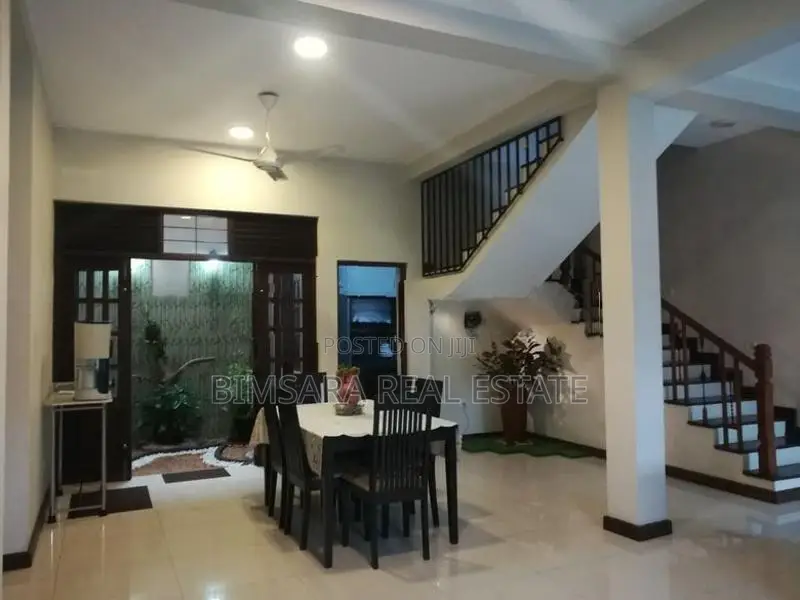 Spacious 5-Bedroom Two-Story Home on New Kandy Road, Kaduwela | SH1536