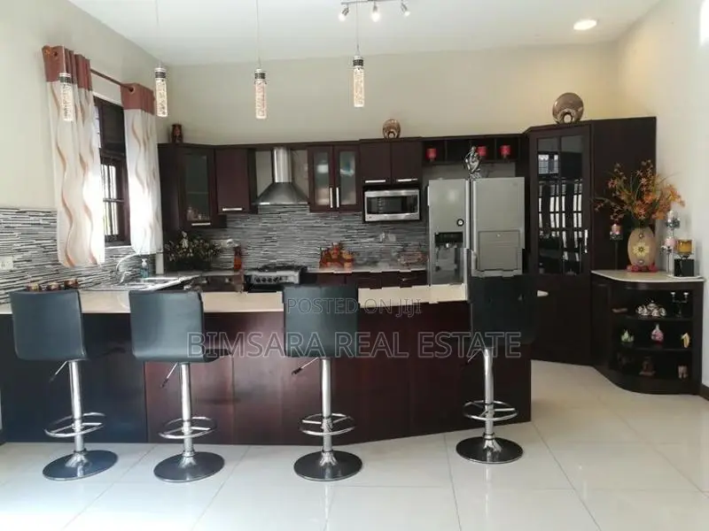 Spacious 5-Bedroom Two-Story Home on New Kandy Road, Kaduwela | SH1536