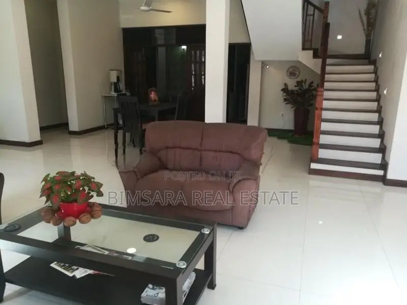 Spacious 5-Bedroom Two-Story Home on New Kandy Road, Kaduwela | SH1536