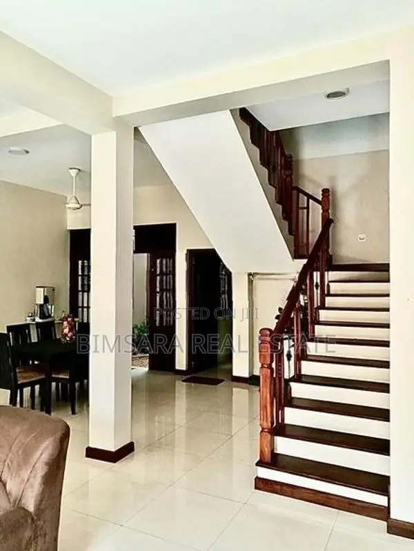 Spacious 5-Bedroom Two-Story Home on New Kandy Road, Kaduwela | SH1536