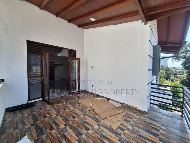 nugegoda city Lemit luxury house for sale