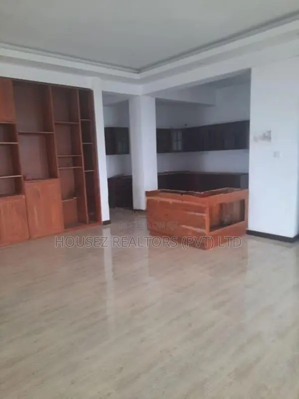 3000 Sq.Ft Luxury Apartment for Sale Battaramulla