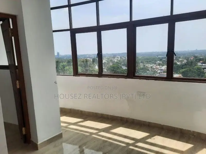 3000 Sq.Ft Luxury Apartment for Sale Battaramulla