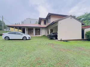 Spacious Luxury House Sale Talawatugoda