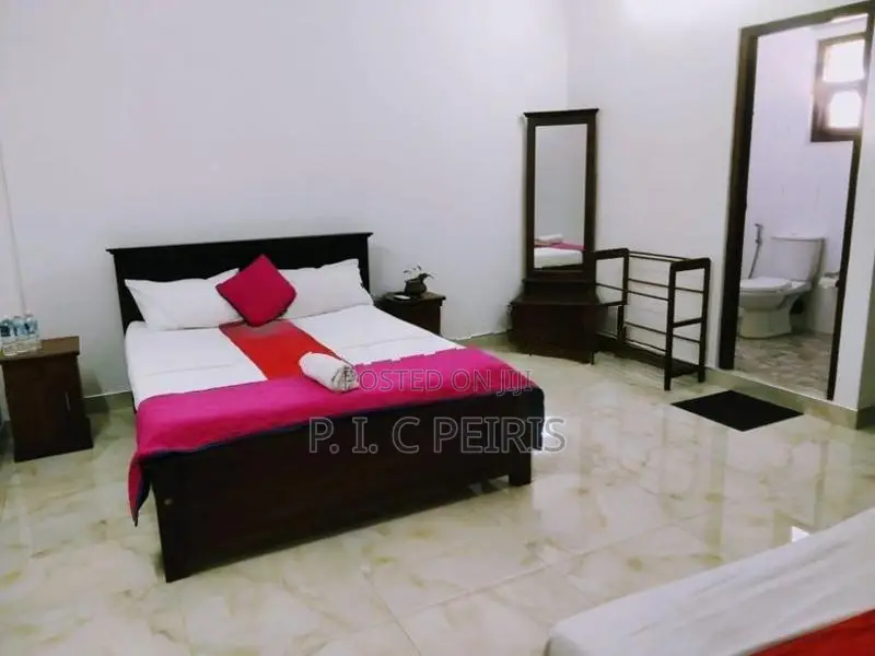 12 Room Hotel for sale in Eththukala, Negombo.Gampaha.