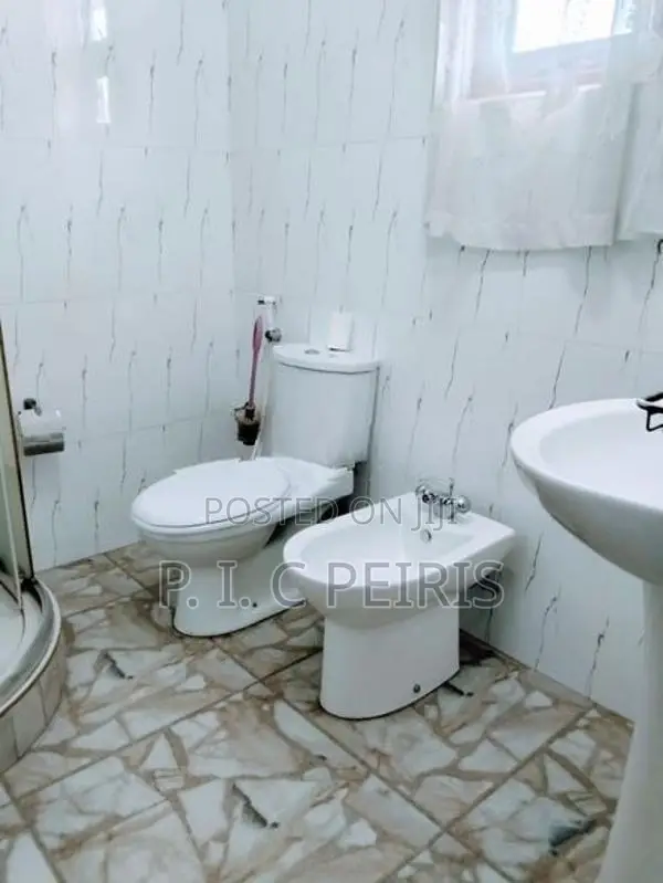 12 Room Hotel for sale in Eththukala, Negombo.Gampaha.