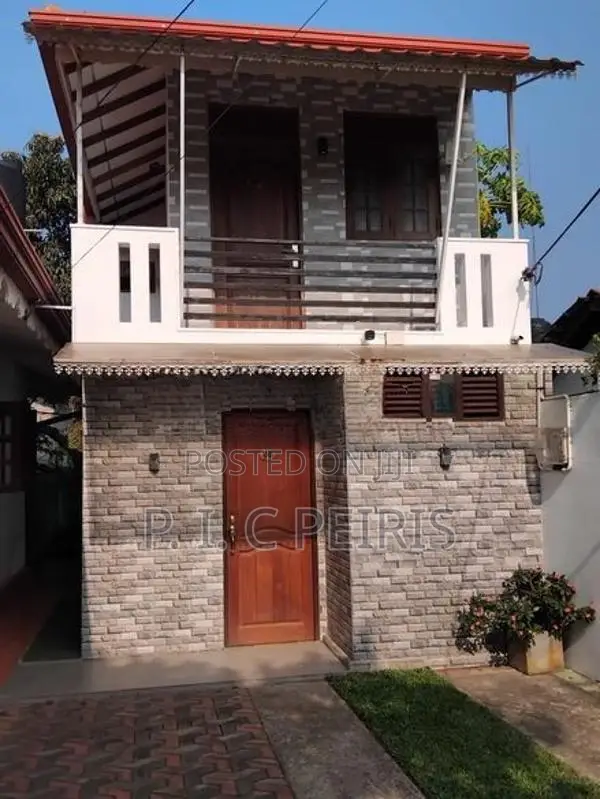 8 Rooms,2 story house for sale in Dalupotha, Negombo.Gampaha.