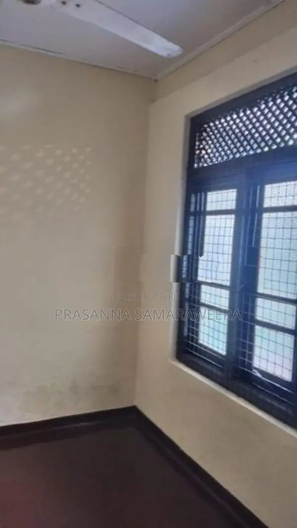Brand New solid super luxury 2 Story House-piliyandala