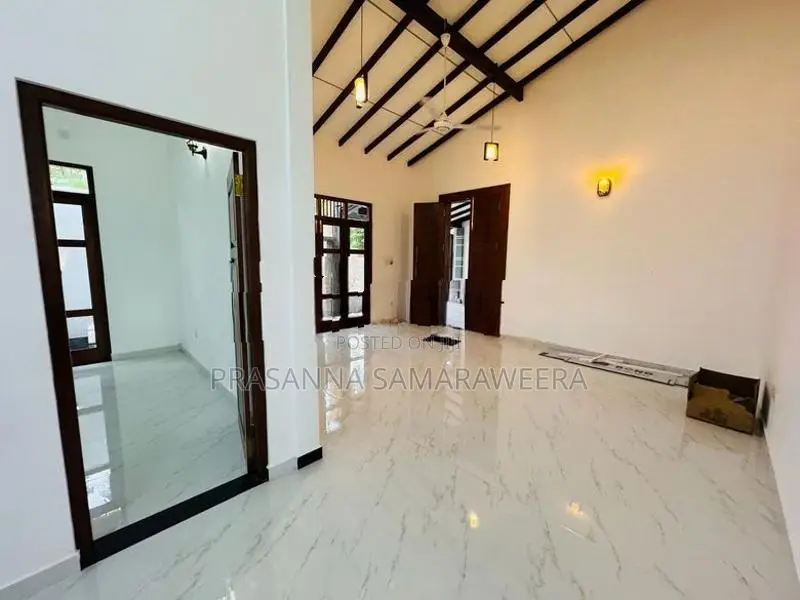 Brand New solid Modern super luxury piliyandala