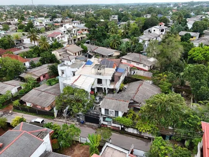 House with Commercial Space for Sale in Boralesgamuwa