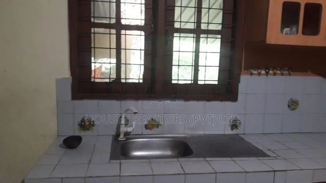 House with Land for Sale – Rose Gardens, Gonapola