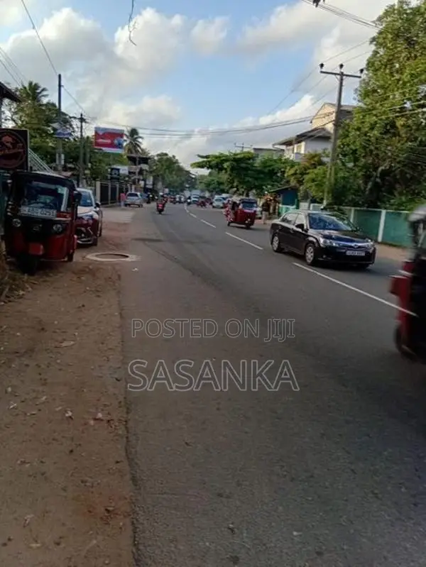 හෝමාගම කිරිවත්තුඩුව 280බස් මාර්ගයට මුහුණලා පිහිටි පර්චස් 77 විකිණීමට ඇ