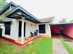 ඉතා හොඳ තත්වයේ තනිමහල් නිවසක් මාලබෙන්