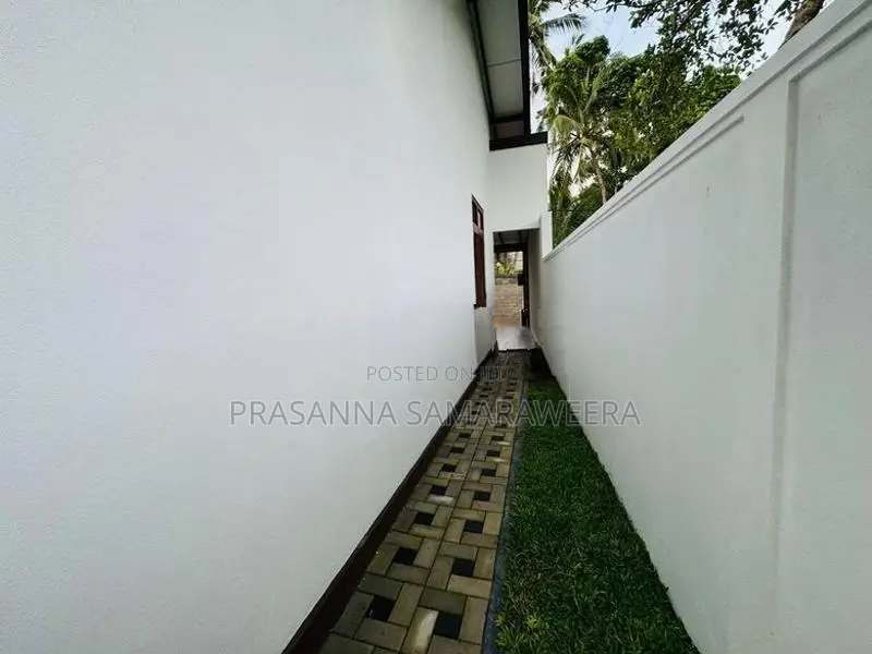 New Modern super luxury 2 Story House-piliyandala