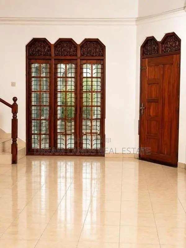 5BED HOUSE FOR SALE IN KIRIBATHGODA (SP1224)
