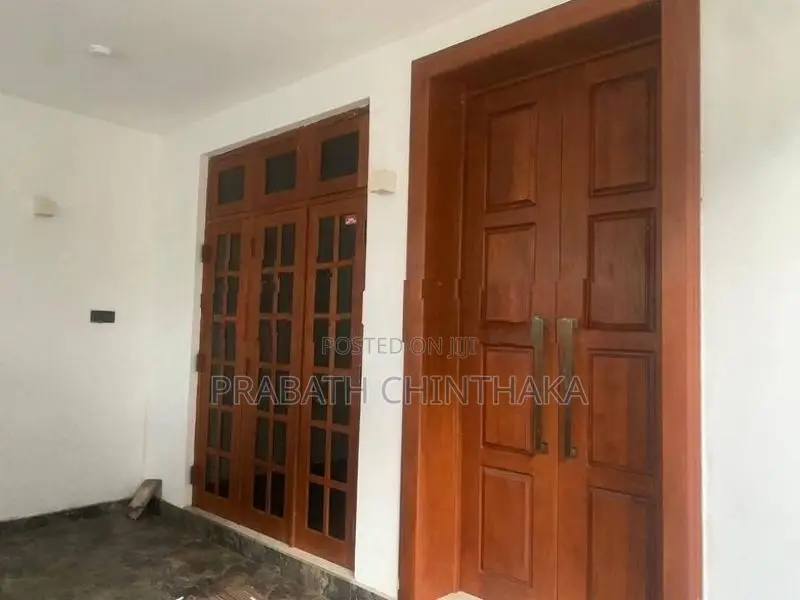 House for Rent in Mount lavinia ( Ground & 1st floor only )