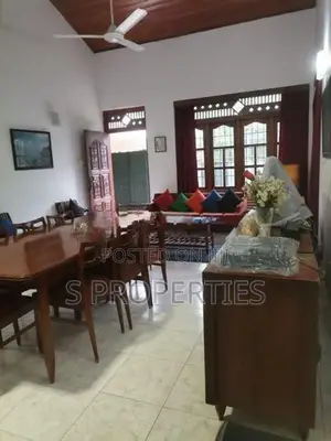 Solid house for sale in Dehiwela