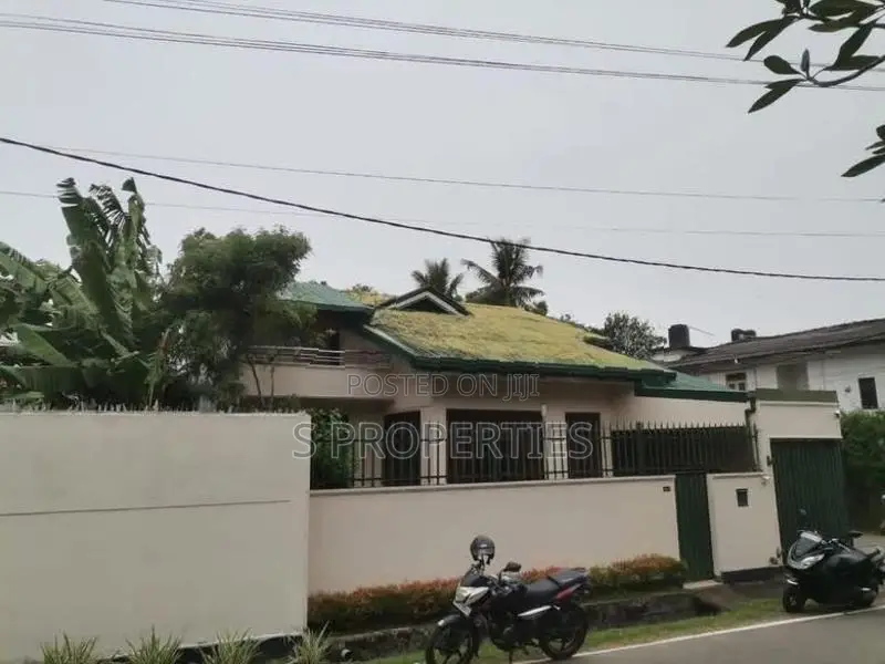 Solid house for sale in Dehiwela