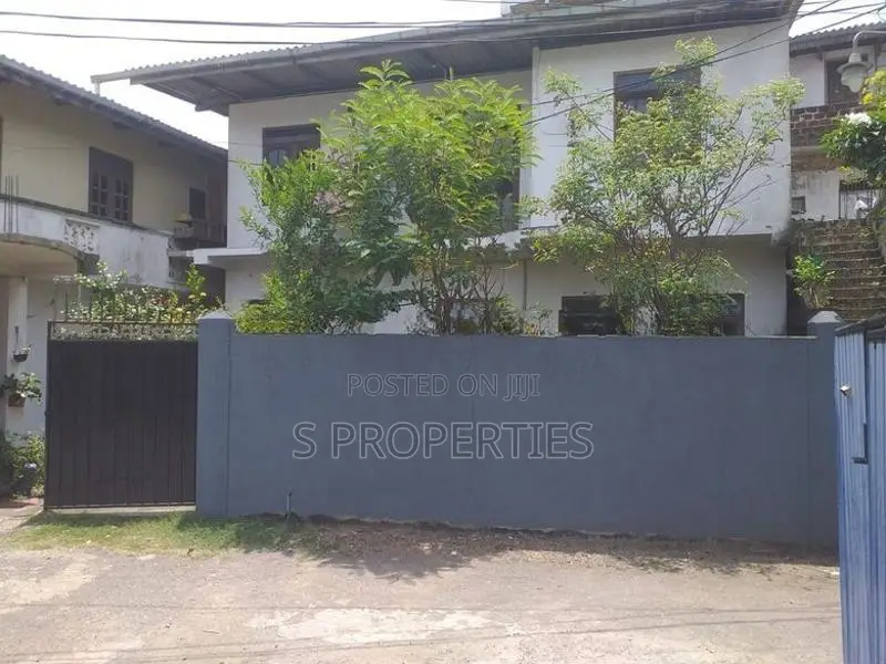 House for sale in Mount Lavinia