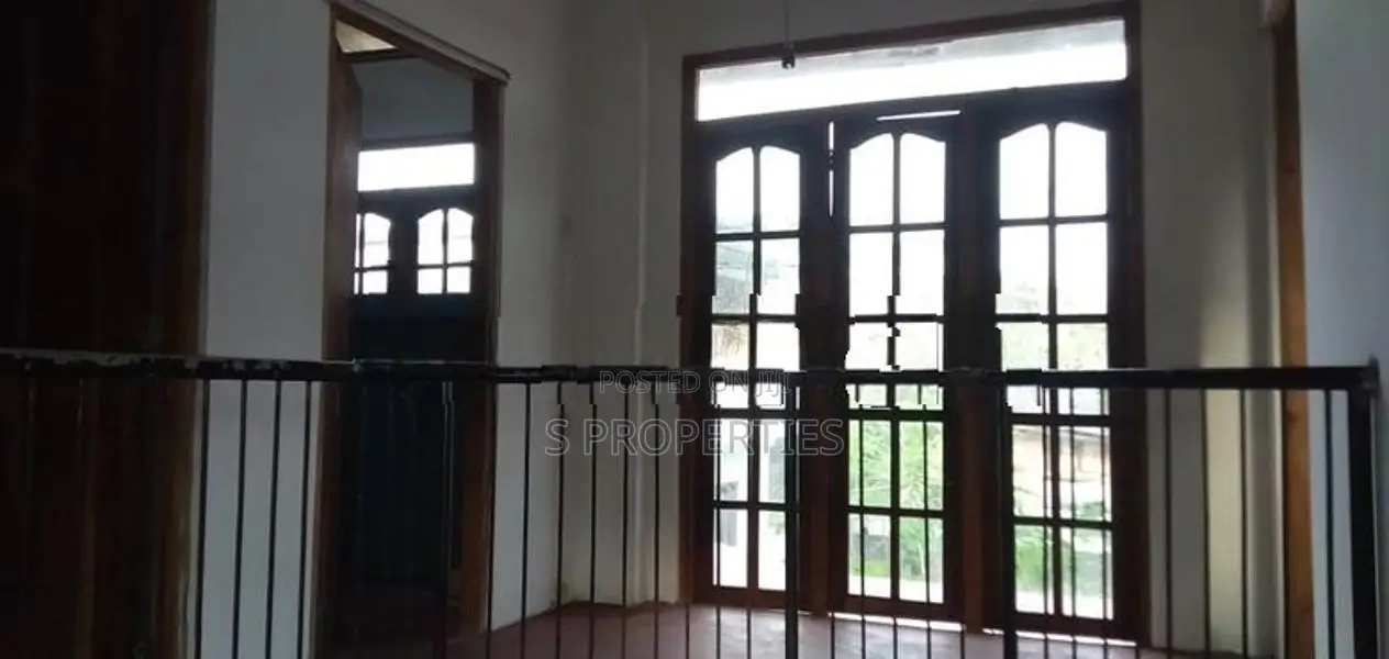 House for sale in Mount Lavinia