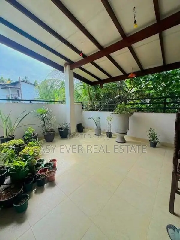🛣️ කඩුවෙල වැලිවිටින් දෙමහල් නිවසක් / KR 13479