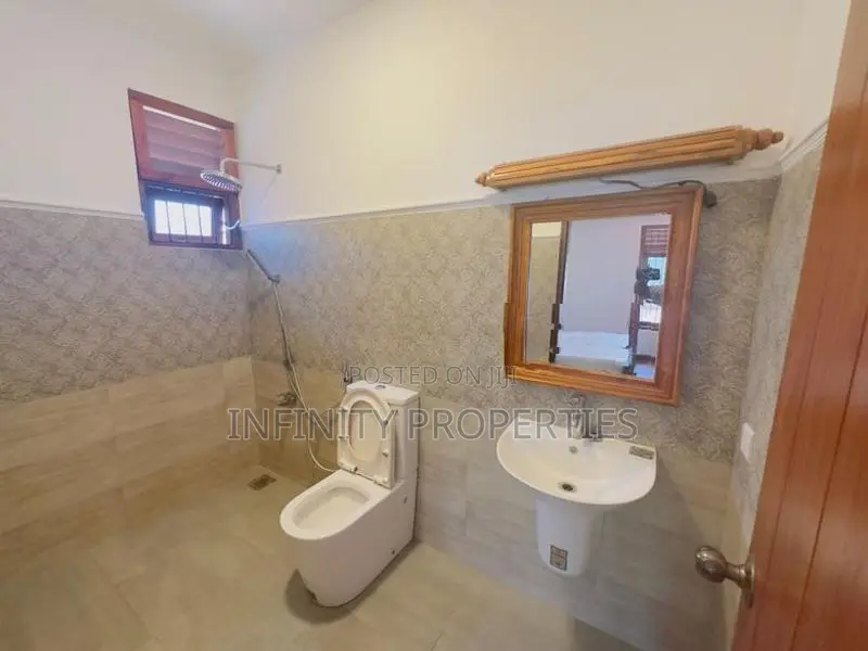 (AFA233) Brand New 03 Story Luxury house With 9 P sale At Mount Lavine