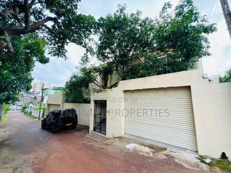 (AF962) 03 Story House With 20 P Meda Welikada Road, Rajagiriya