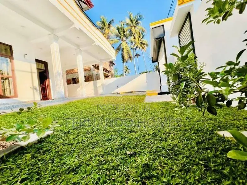 Clear Deesd With Very Close To Bus Road New Luxury House Sale Negombo