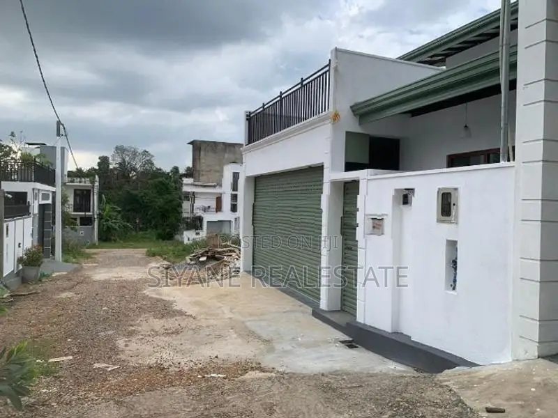 House for Sale in Athurugiriya