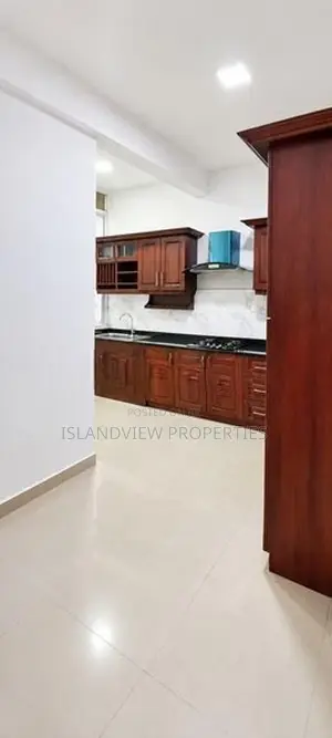 Spacious 4 Bedroom Apartment for Sale at Superior Homes in Colombo 05