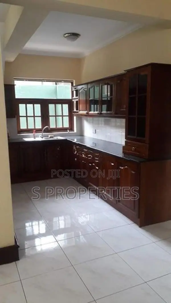 Solid house for sale in Rajagiriya