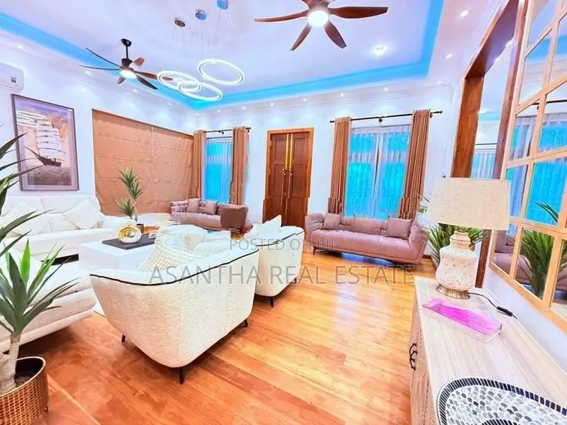 (AFA249) Luxury Residence for Sale - Palawaththa, Baththaramulla
