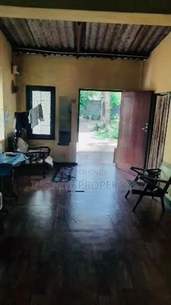 (AFA262) 18 perch With old Single Story House Sale At Piliyandala
