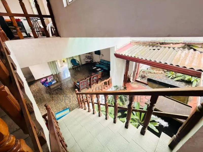TWO STORIED HOUSE FOR SALE WALKING DISTANCE TO MALABE TOWN