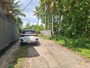 කඩුවෙල, පහළ බොමිරිය ප්‍රදේශයෙන් ඉඩමක් විකිණීමට ඇත. (ID : KADU014S)