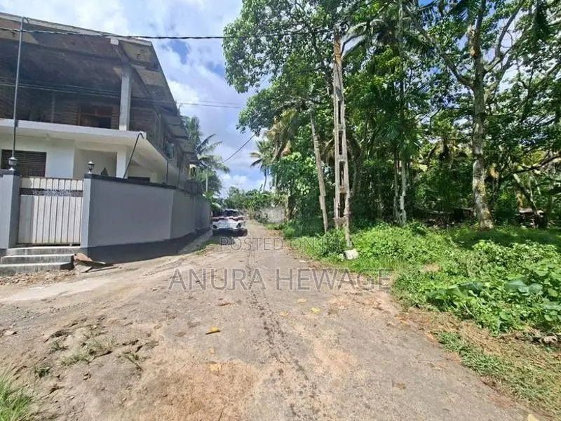 කඩුවෙල, පහළ බොමිරිය ප්‍රදේශයෙන් ඉඩමක් විකිණීමට ඇත. (ID : KADU014S)