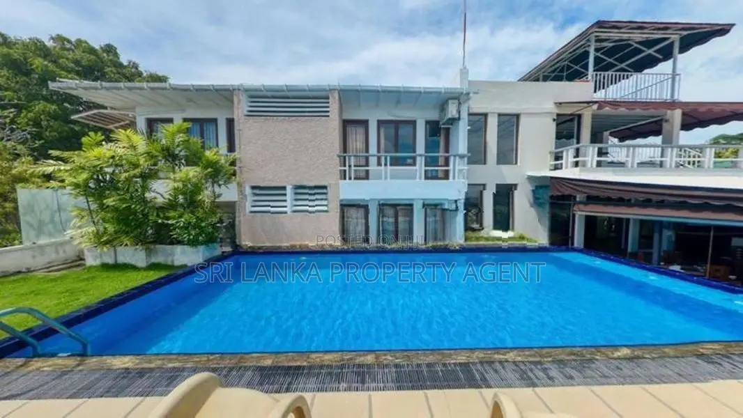 Luxury 11 Bed Boutique Hotel for RENT in Galle City - 5 mins to Beach