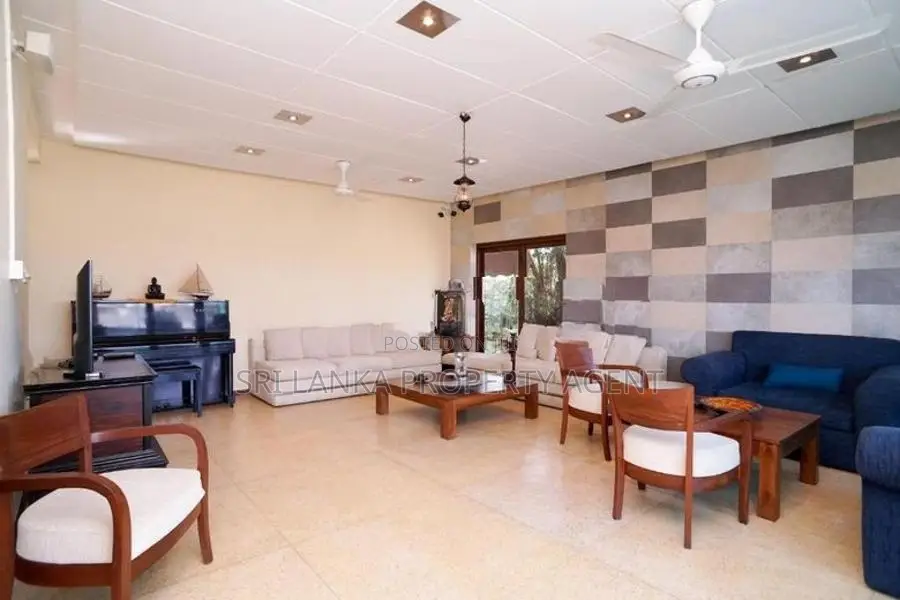 Luxury 11 Bed Boutique Hotel for RENT in Galle City - 5 mins to Beach