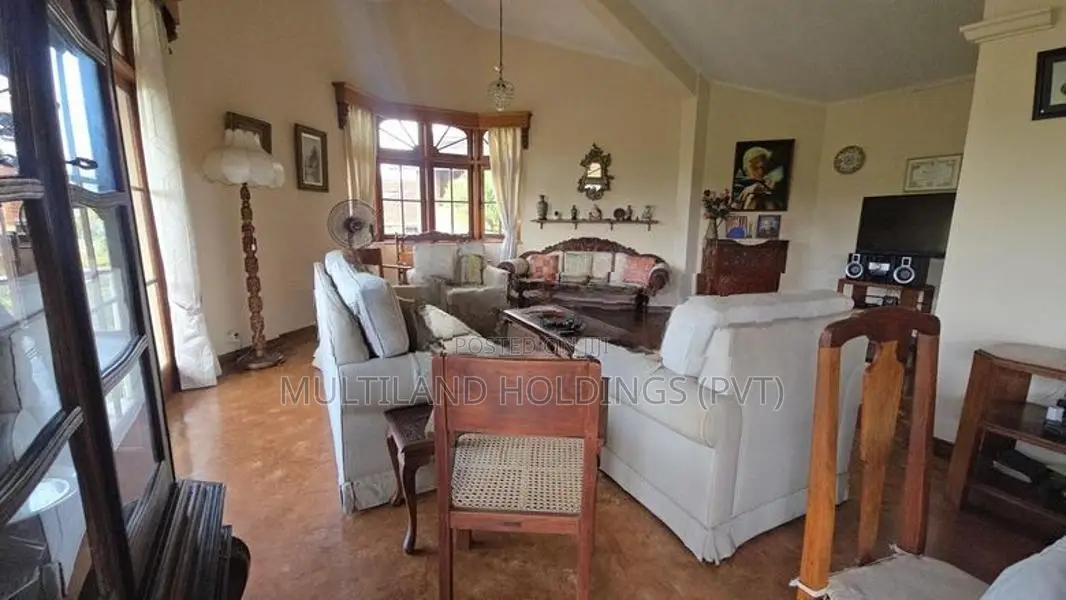 Colonial Type House For Sale in Aniwatta - Kandy