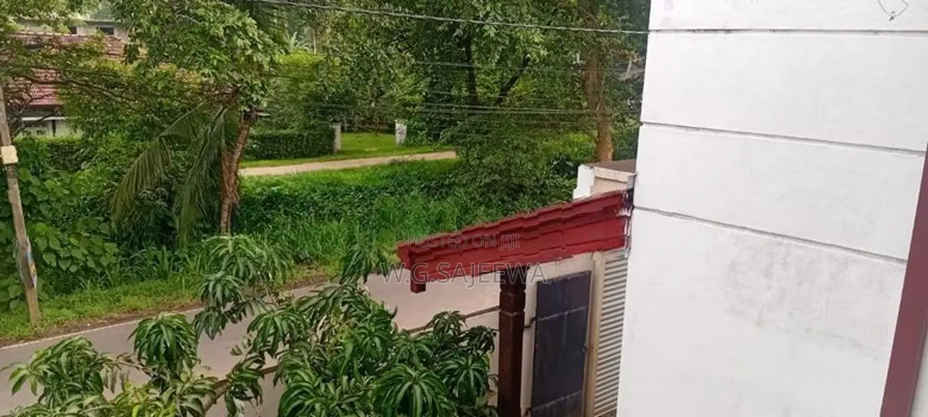 8Bedroom House for sale in Gampaha
