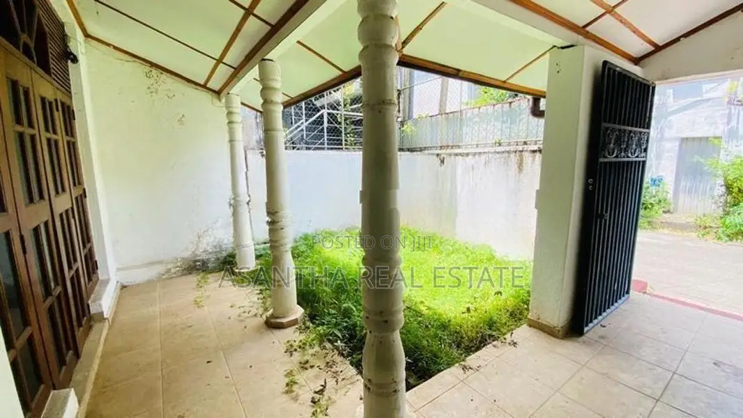 (AFA280) 10 P Land With Property Sale At Colombo 07