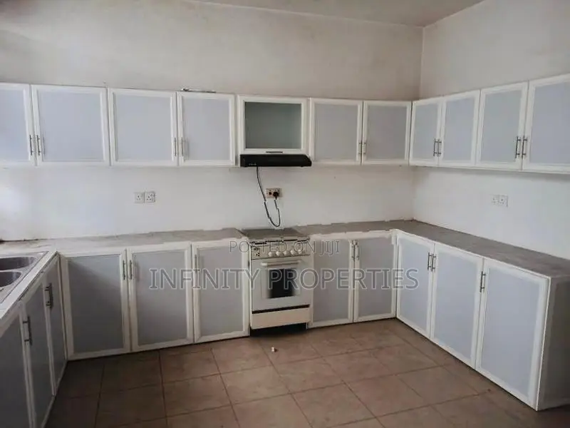 (AF008) 10 P Land With Property Sale At Colombo 07