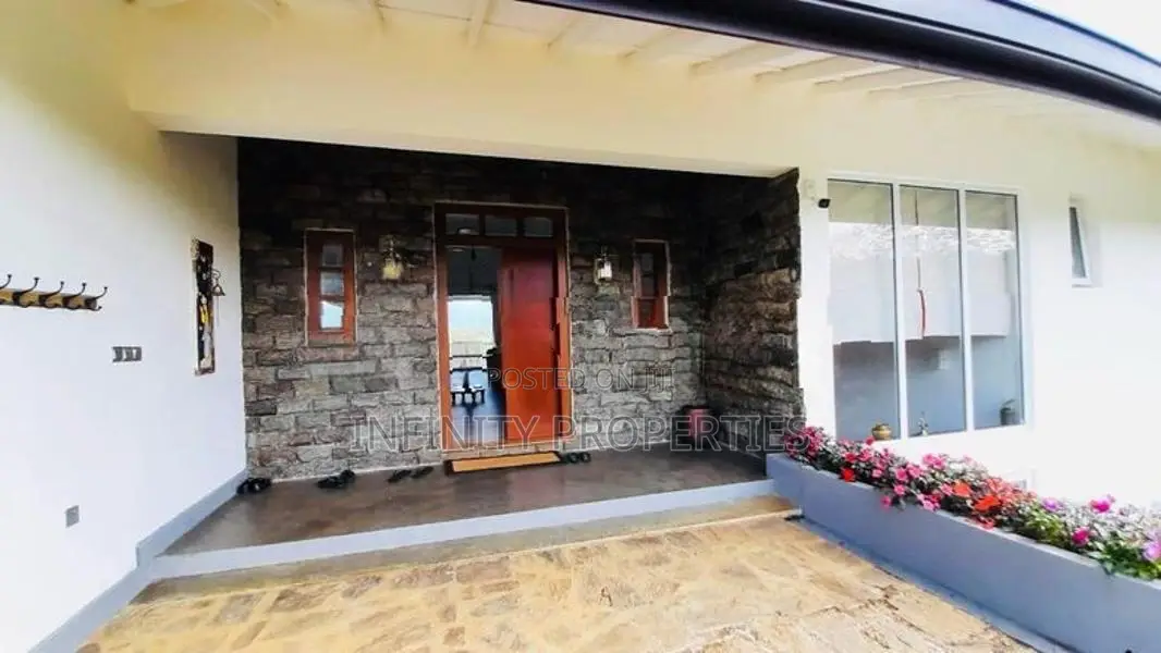 (AFA286) Luxury Fully Furnished Bungalow for Sale Talawakelle